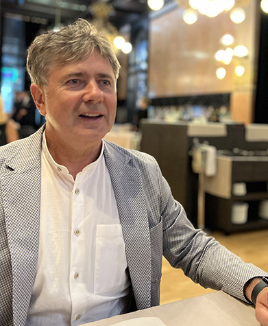 SmileDent Dental Studio | CHROME trade GuidedSMILE trade , Prettau Bridge and Acrylic Hybrid Solutions