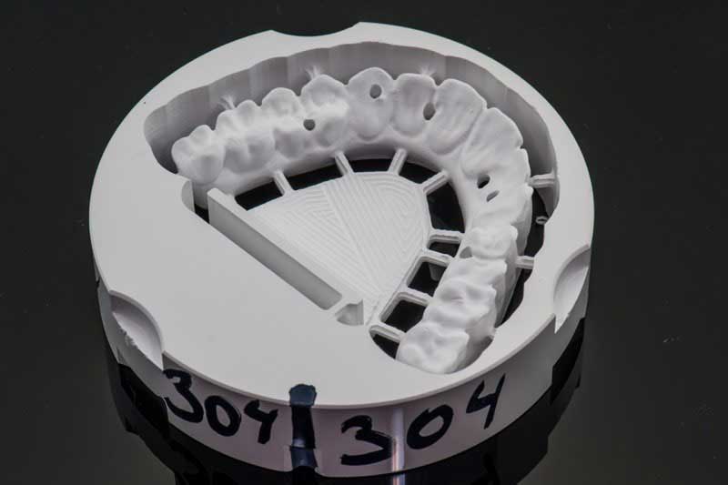 SmileDent Dental Studio | CHROME™ GuidedSMILE™, PFM AND FCM Solutions and nSequence® Protocol 